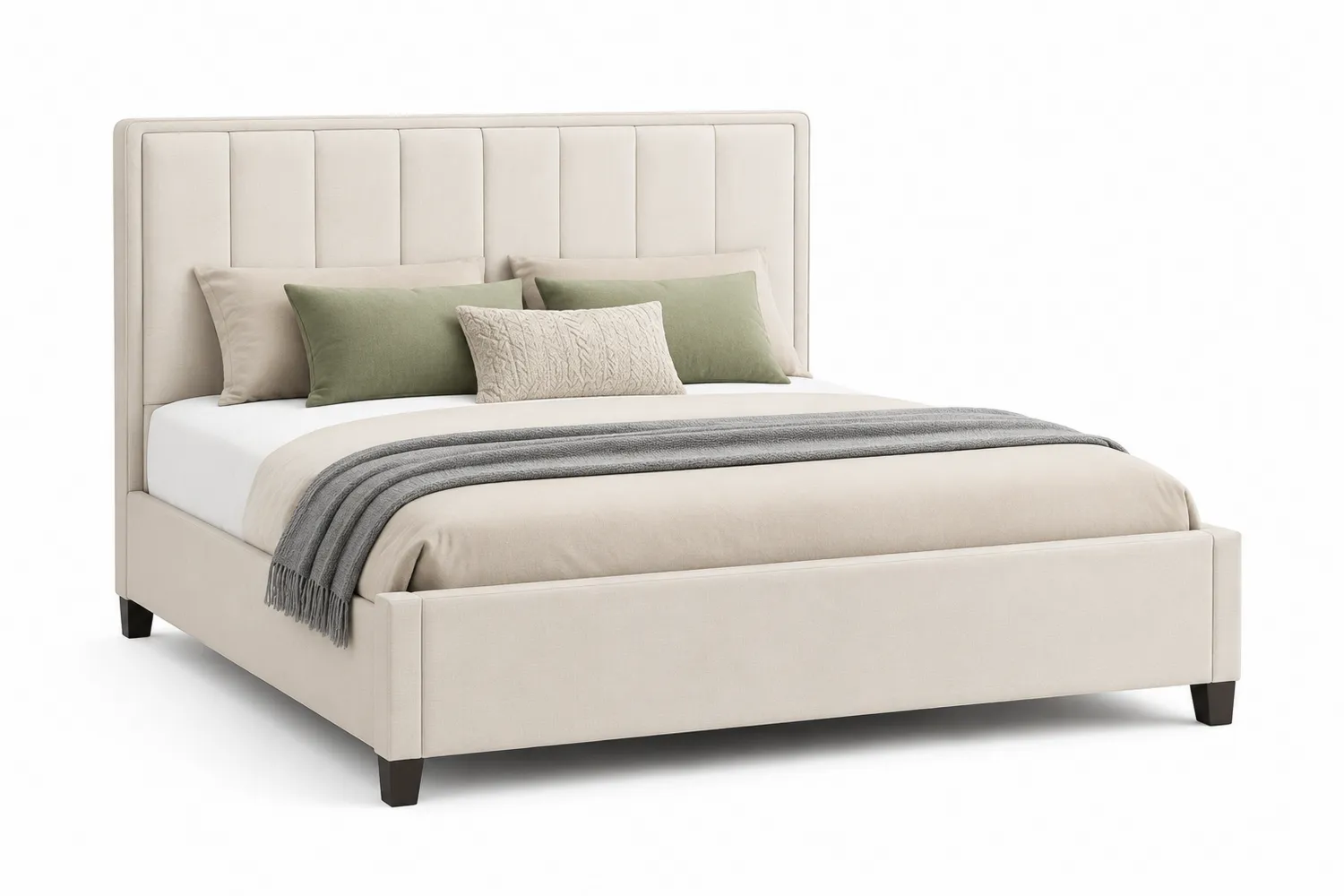 Cama tapizada de poliéster beige con cojines y cabecero de madera