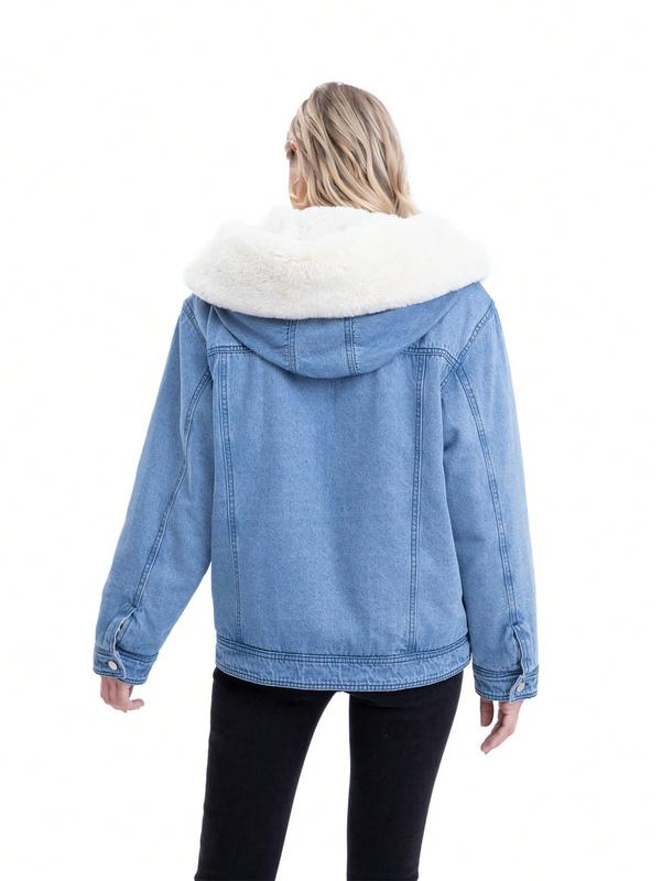 SUPER DE ROPA Esta es una chamarra de mezclilla con un forro interior de borrego sintético y una capucha con ribete de pelo