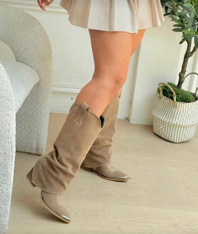 Botas estilo vaquero con detalle de corazón en piel sintética para mujer