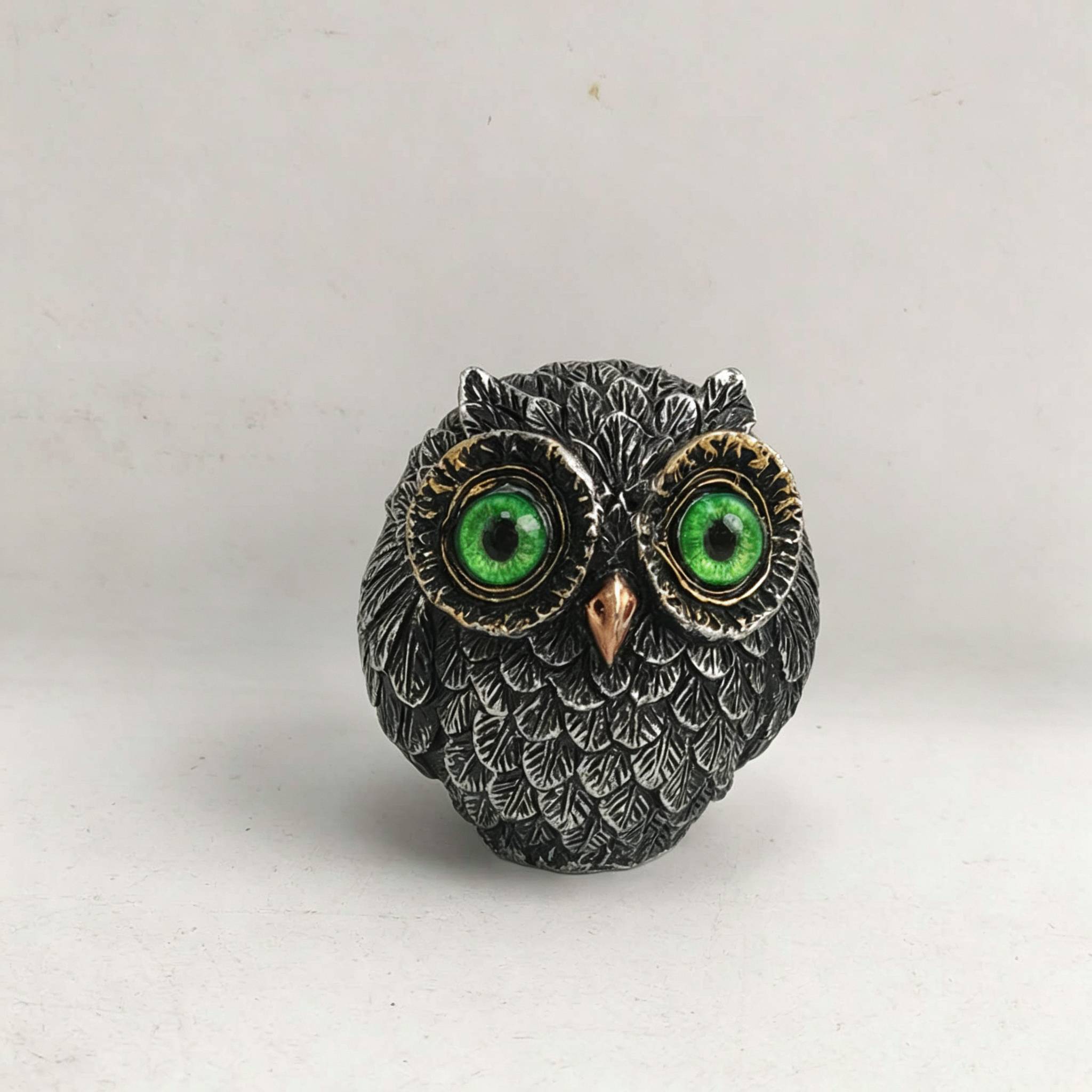 Owl Resin Ornament – ​​New Style for Home & Garden