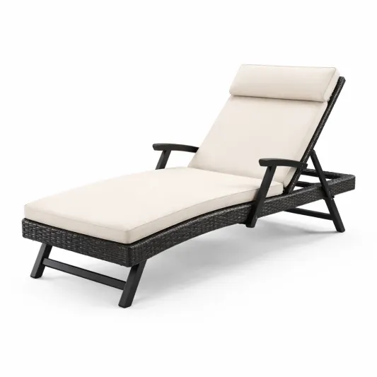 Gartenliege aus Aluminium und PE-Rattan mit Verstellbarer Rückenlehne und Cremeweißen Kissen-delmavora