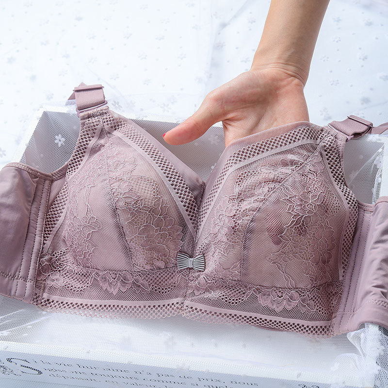 Women's wire-free, lightweight bra that makes large breasts appear smaller, plus-size bra with push-up and side support.
