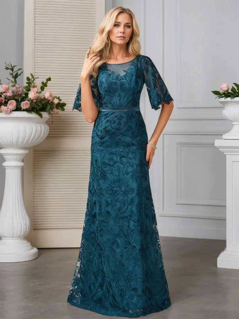 A-line Scoop Neck Floor-Length Lace Evening Dress With Appliques