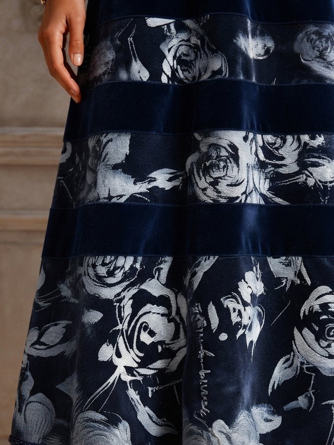 Purplish Blue Split Joint Embossed Velvet Boat Neck Sleeveless A-Line Midi Dress