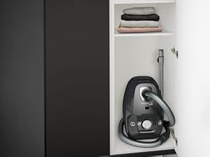 Sa compacité garantit un rangement facile et pratique au quotidien