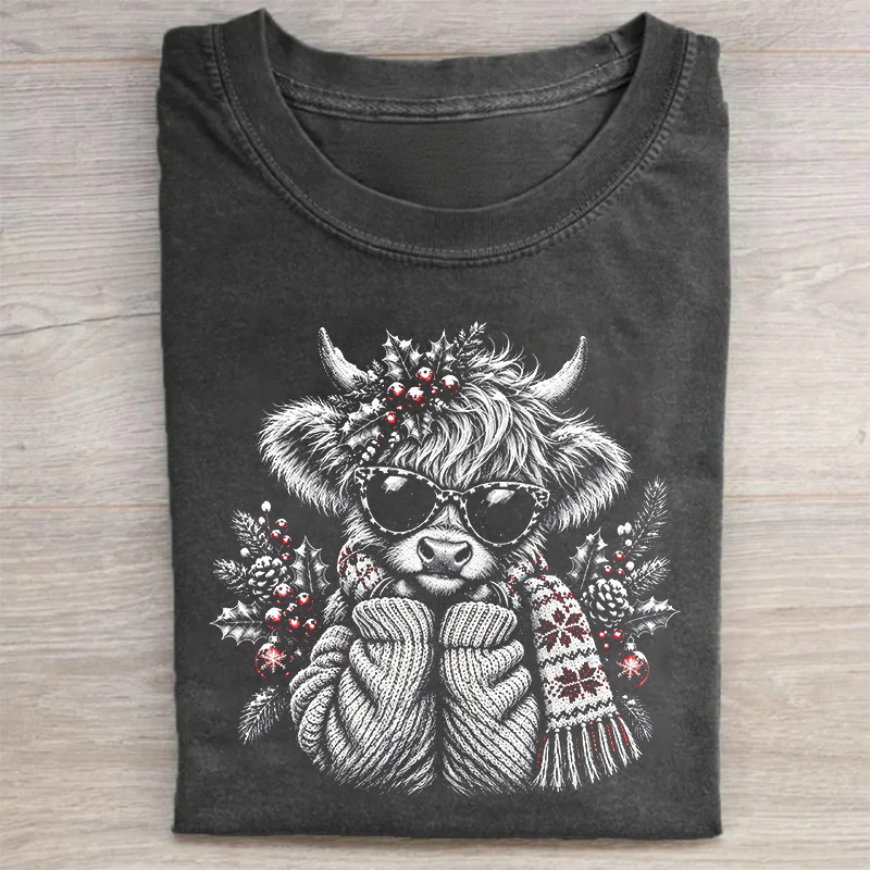 Cute Christmas Highland Cow T-shirt