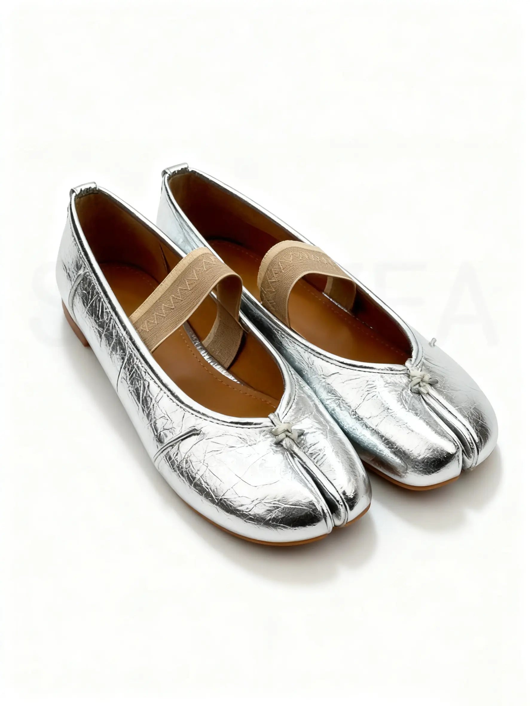 Split-Toe Tabi Flats with Wide Comfort Band