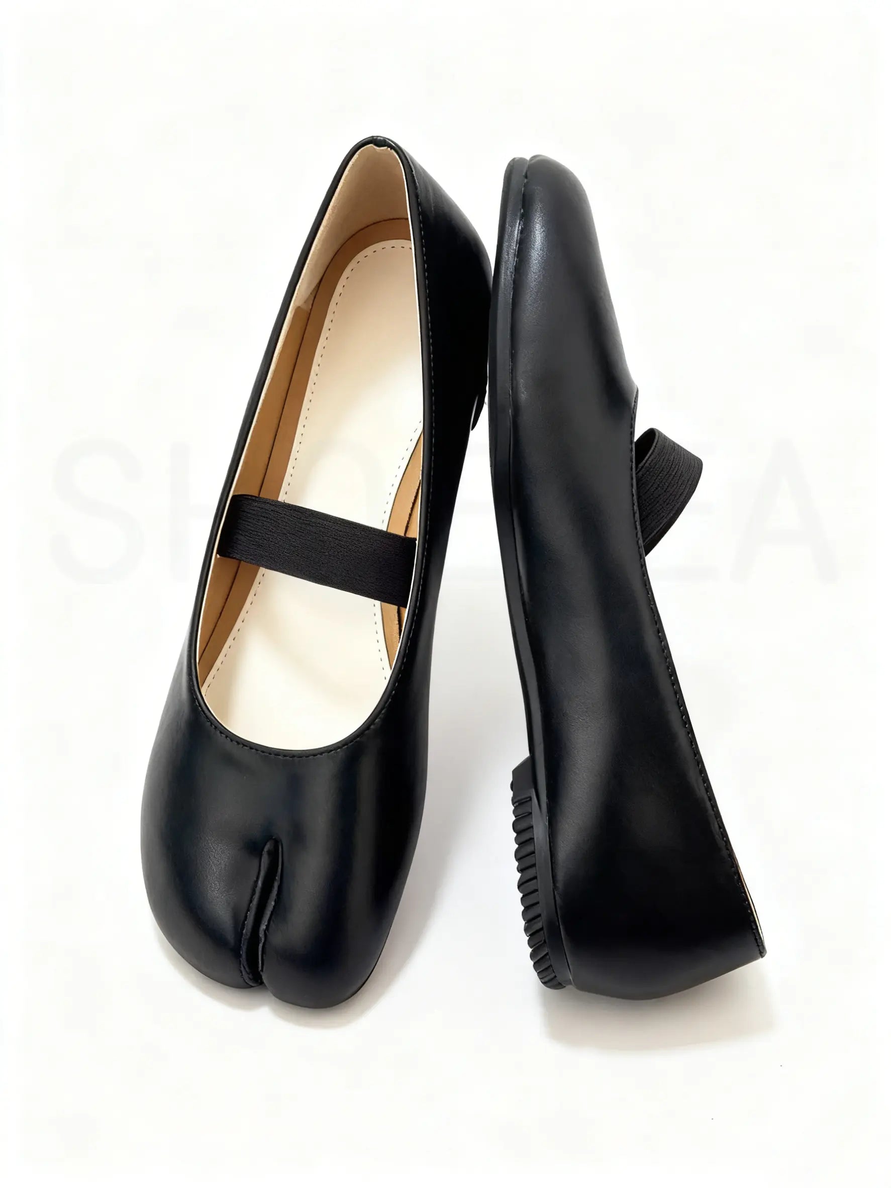 Split-Toe Tabi Flats with Simple Single Strap Design