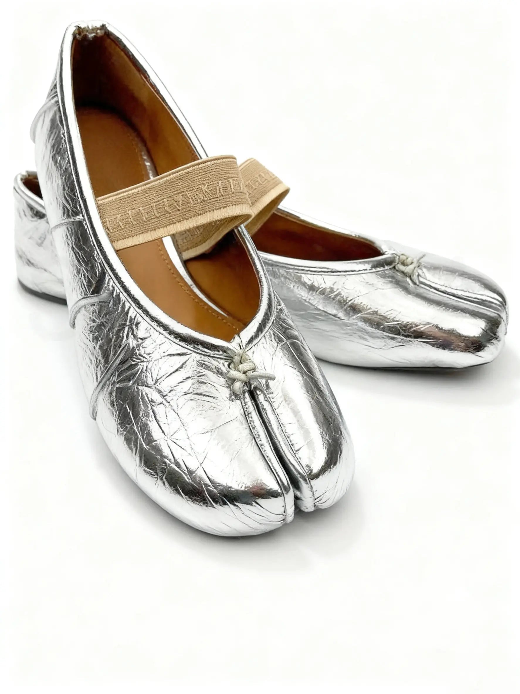 Split-Toe Tabi Flats with Wide Comfort Band
