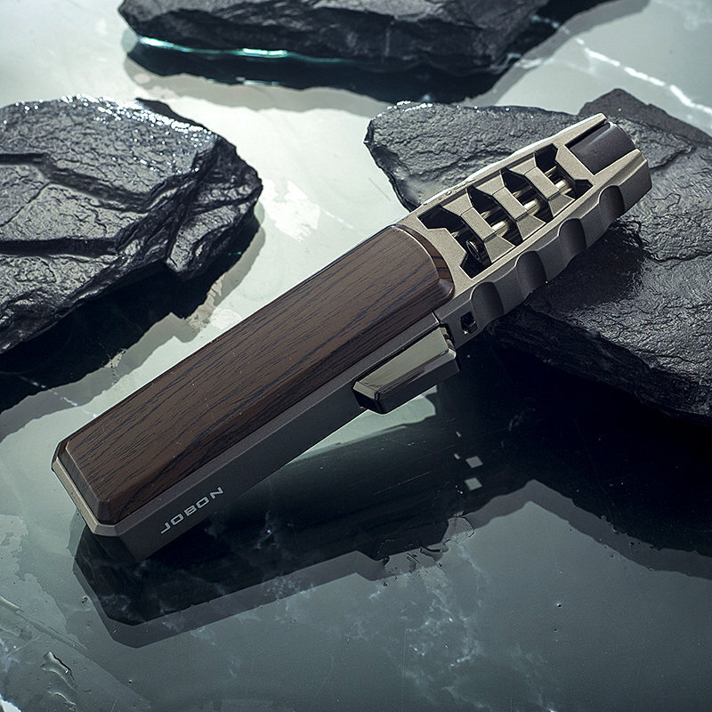 Powerful and Windproof Triple Jet Torch