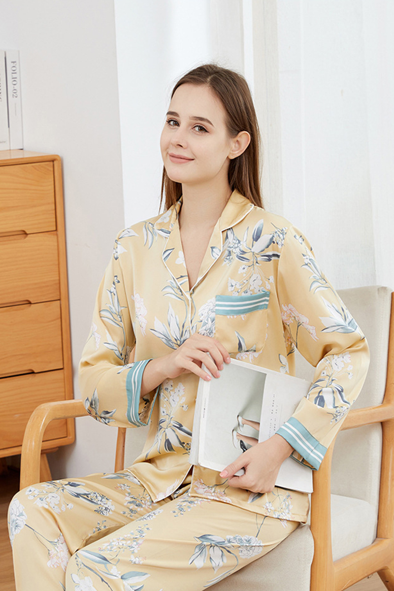 100% Mulberry Silk Elegant 2 Piece Women Loungewear Luxury Printed Pajama Set