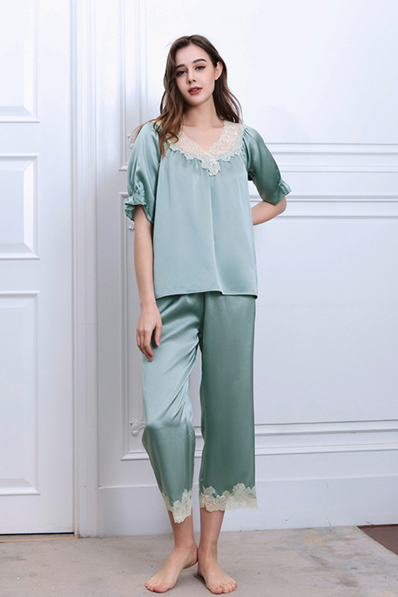 19 Momme 100% Mulberry Silk 2-Piece Pajama Set V-Neck Mid Sleeve Loungewear With Lace Trim