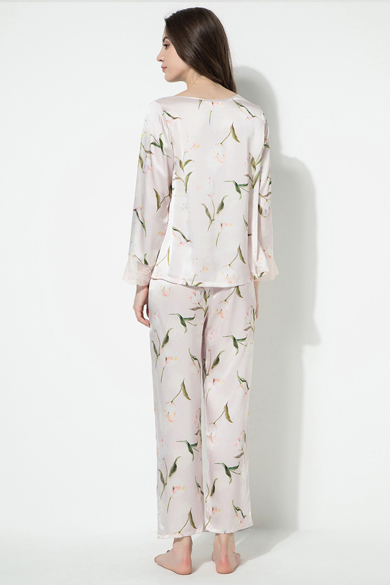 19 Momme 100% Mulberry Elegant Printed Heavyweight 100% Mulberry Silk Pajama Set Soft Long Sleeve Two-Piece Luxury Loungewear