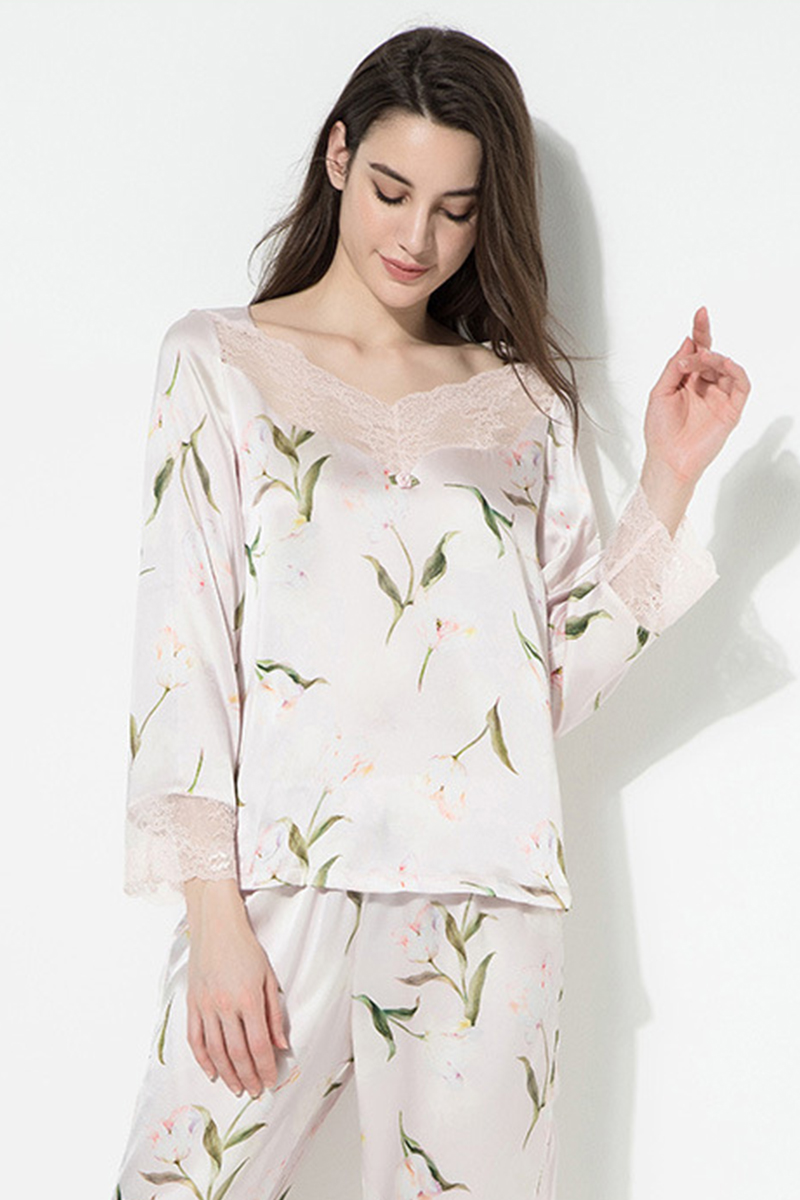 19 Momme 100% Mulberry Elegant Printed Heavyweight 100% Mulberry Silk Pajama Set Soft Long Sleeve Two-Piece Luxury Loungewear