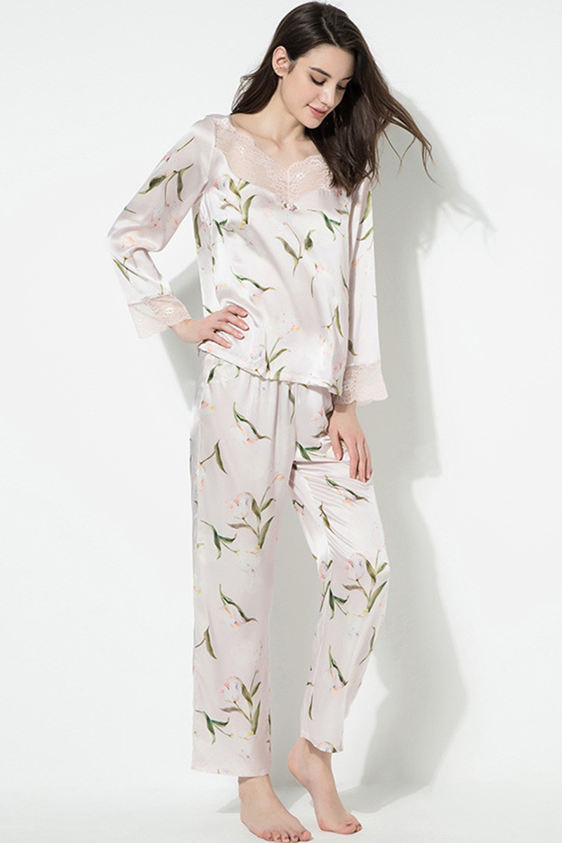 19 Momme 100% Mulberry Elegant Printed Heavyweight 100% Mulberry Silk Pajama Set Soft Long Sleeve Two-Piece Luxury Loungewear
