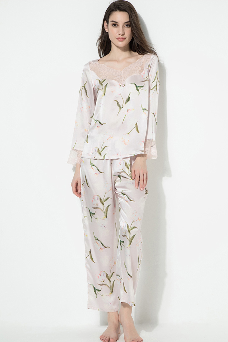 19 Momme 100% Mulberry Elegant Printed Heavyweight 100% Mulberry Silk Pajama Set Soft Long Sleeve Two-Piece Luxury Loungewear