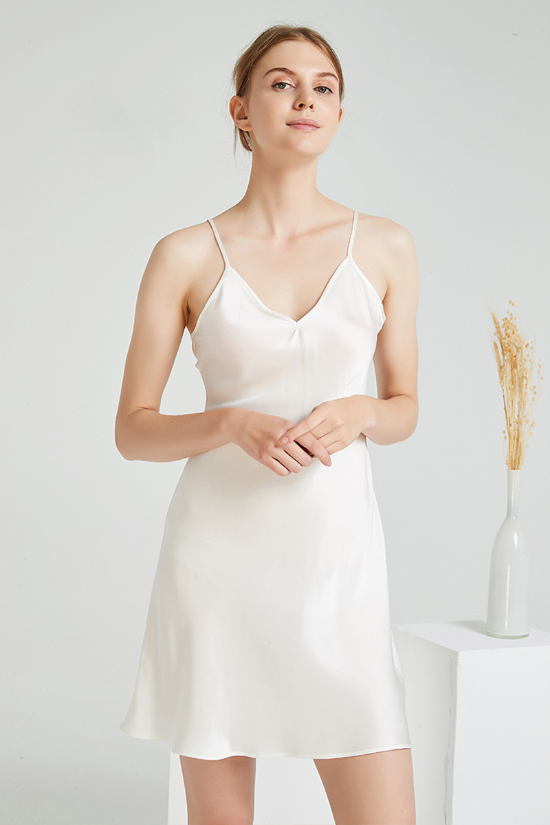 [Copy]100% Mulberry Silk Spaghetti Strap V-neck sexy Long Nightgown