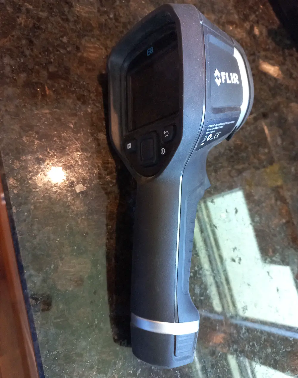 Thermal imaging camera used to examine surface temperature differences