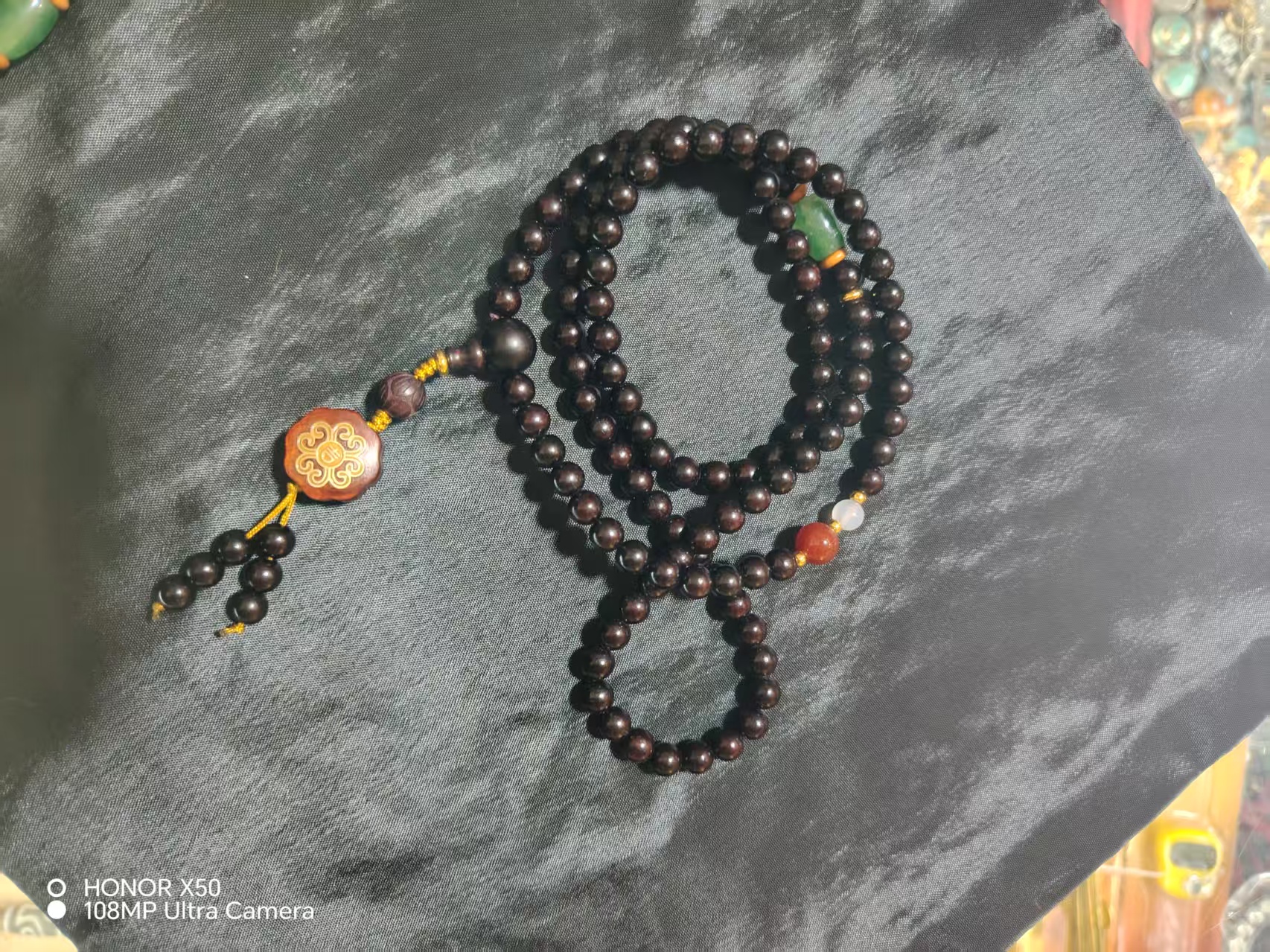 Small Leaf Red Sandalwood 108-Bead Bracelet With Color Beads & Carved Wooden Tag