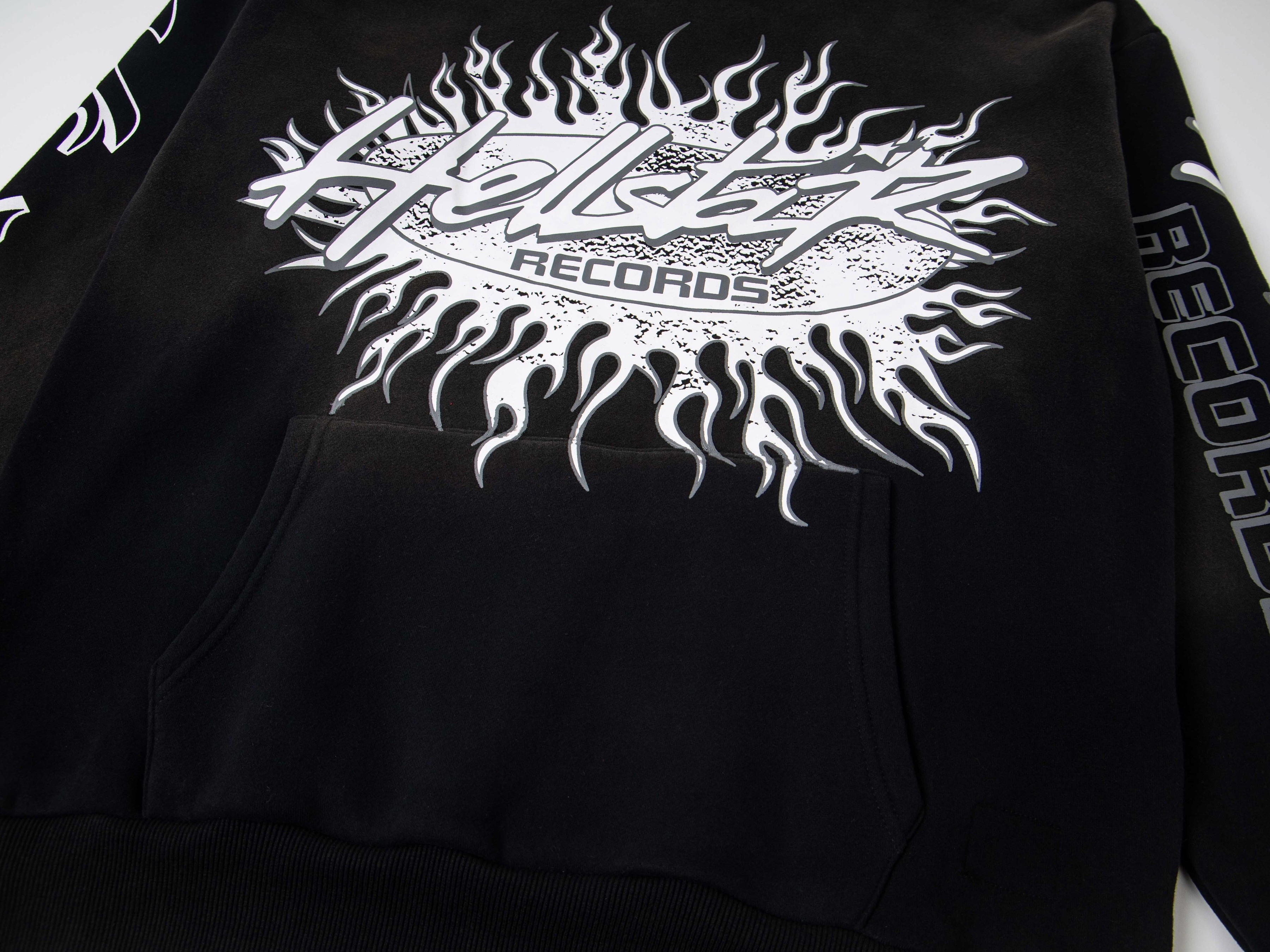 Hellstar Flame Face Graphic Hoodie – Oversized Y2K Streetwear Pullover