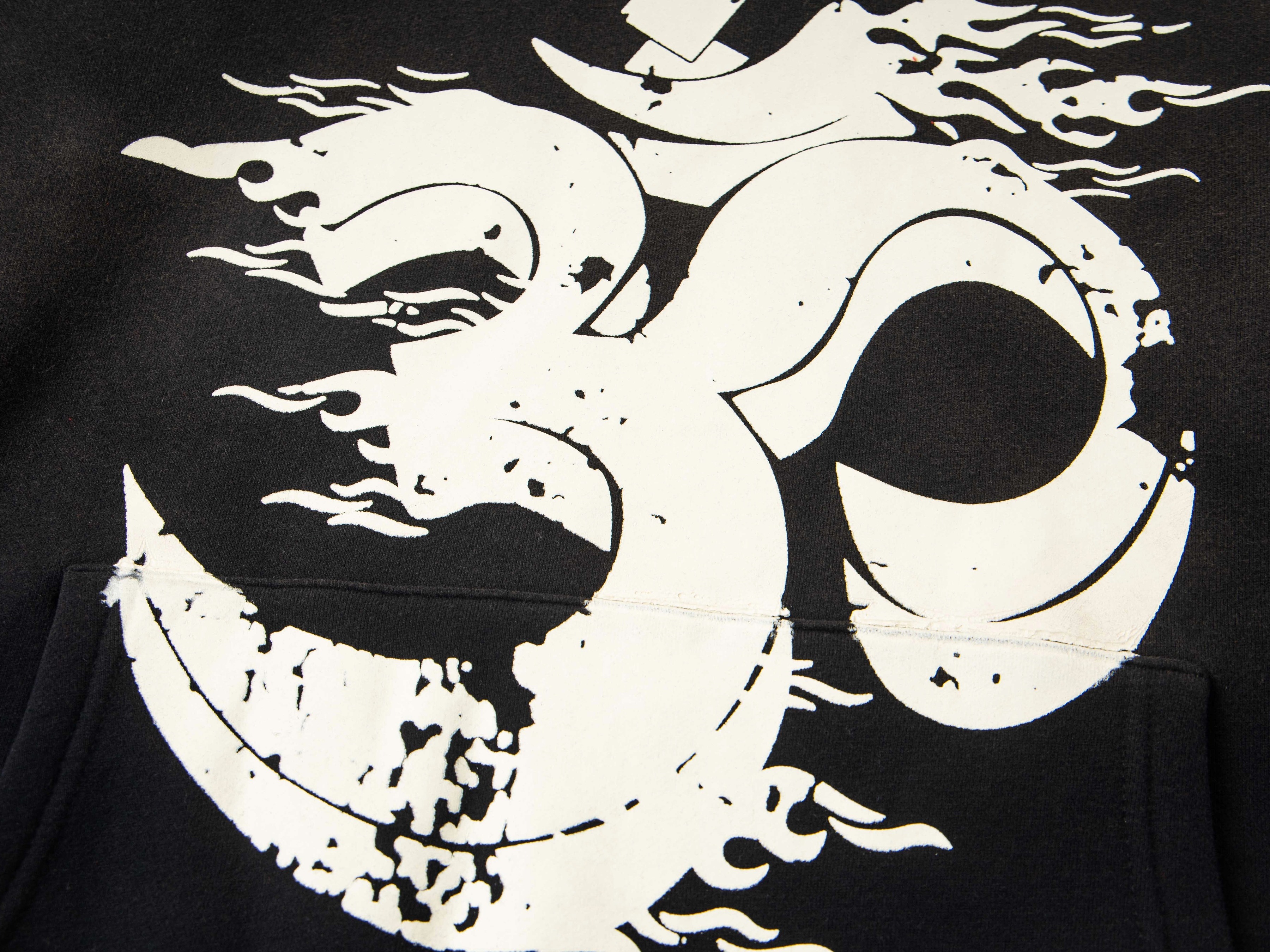 Flame Face Graphic Hoodie – Oversized Y2K Streetwear Pullover