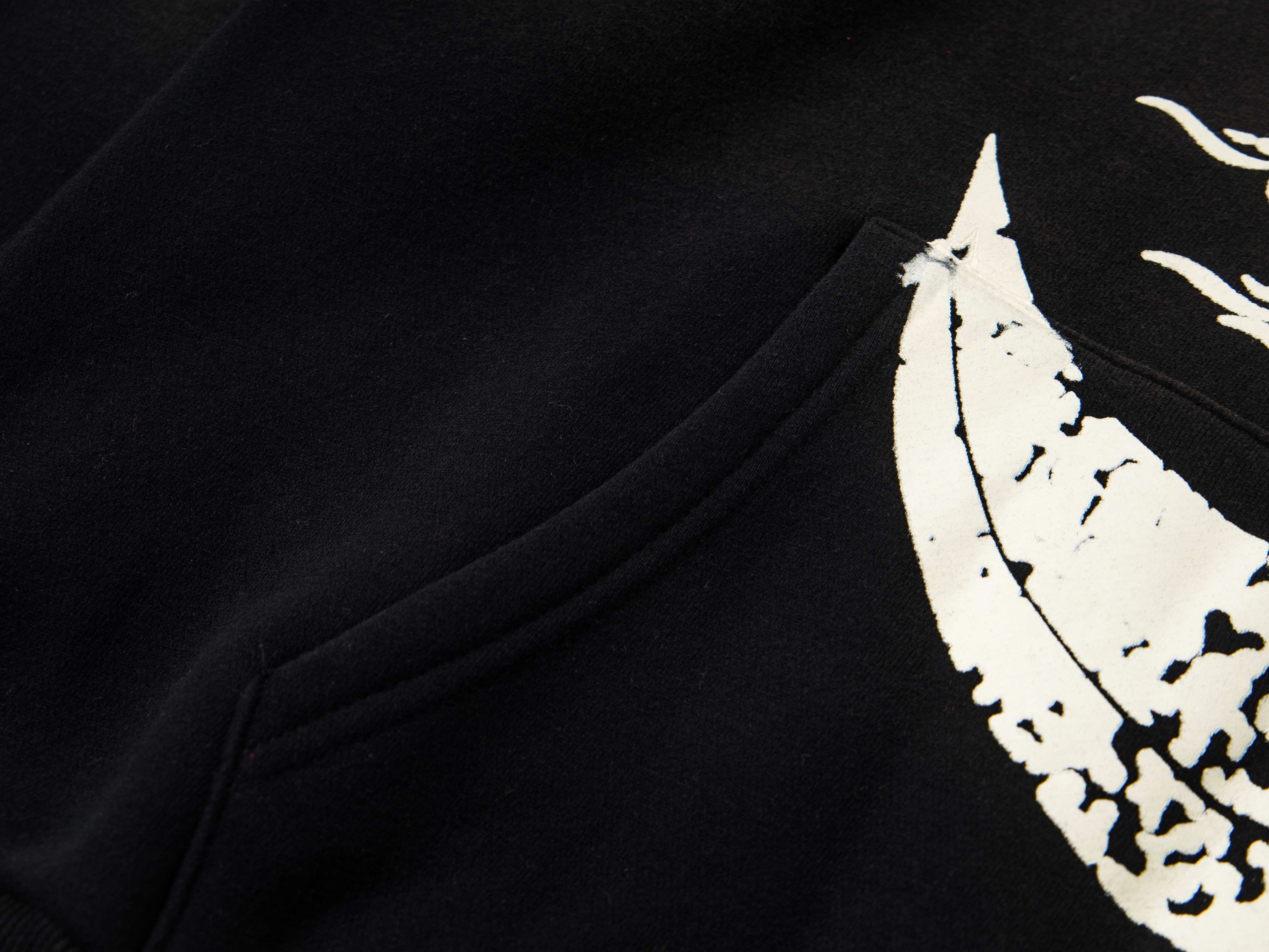Flame Face Graphic Hoodie – Oversized Y2K Streetwear Pullover