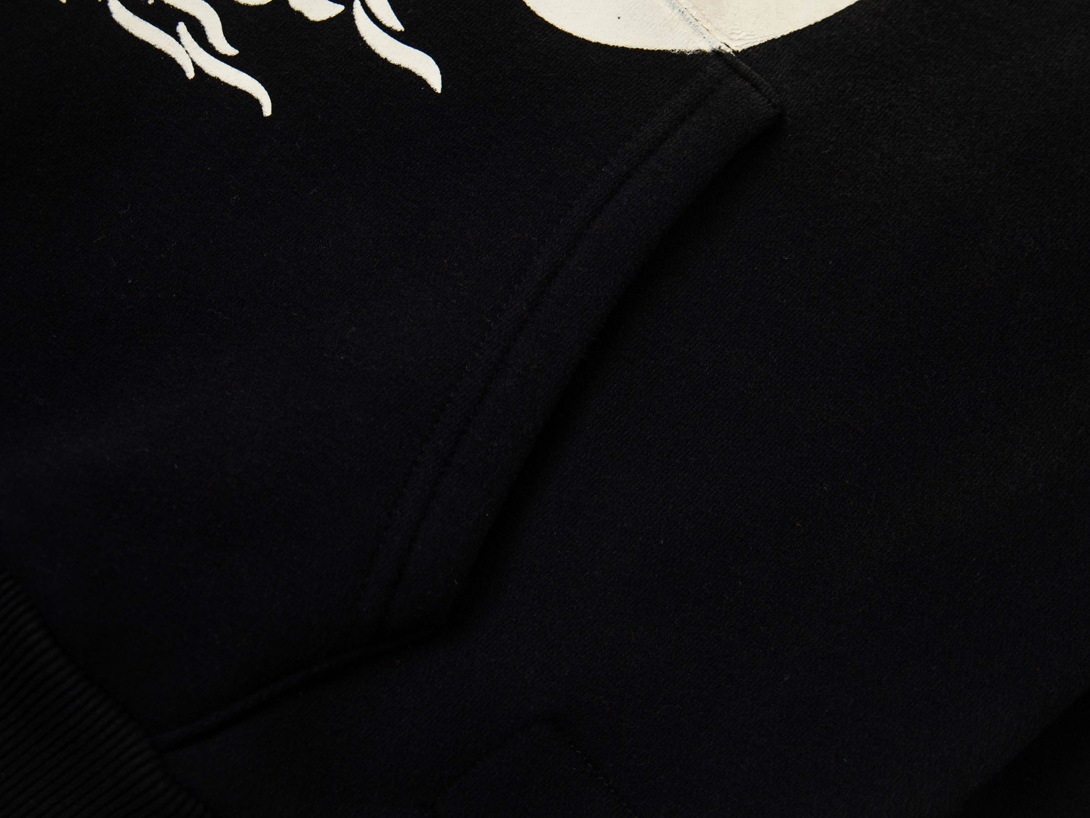 Flame Face Graphic Hoodie – Oversized Y2K Streetwear Pullover