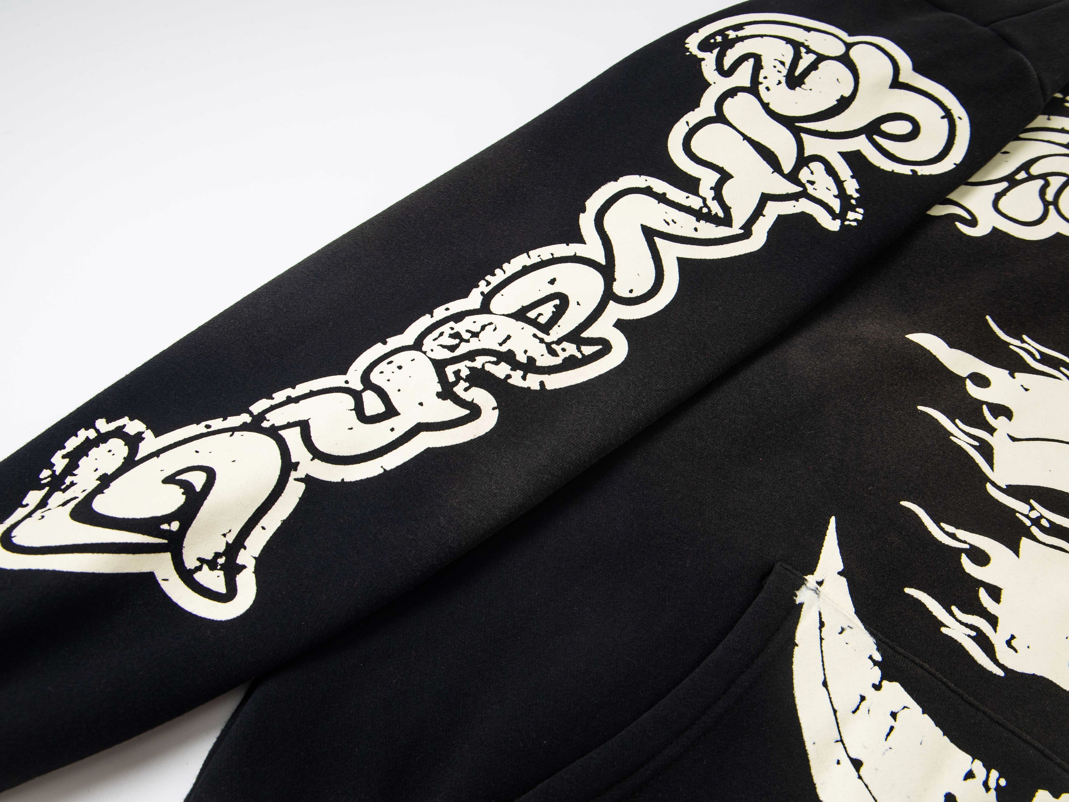 Flame Face Graphic Hoodie – Oversized Y2K Streetwear Pullover