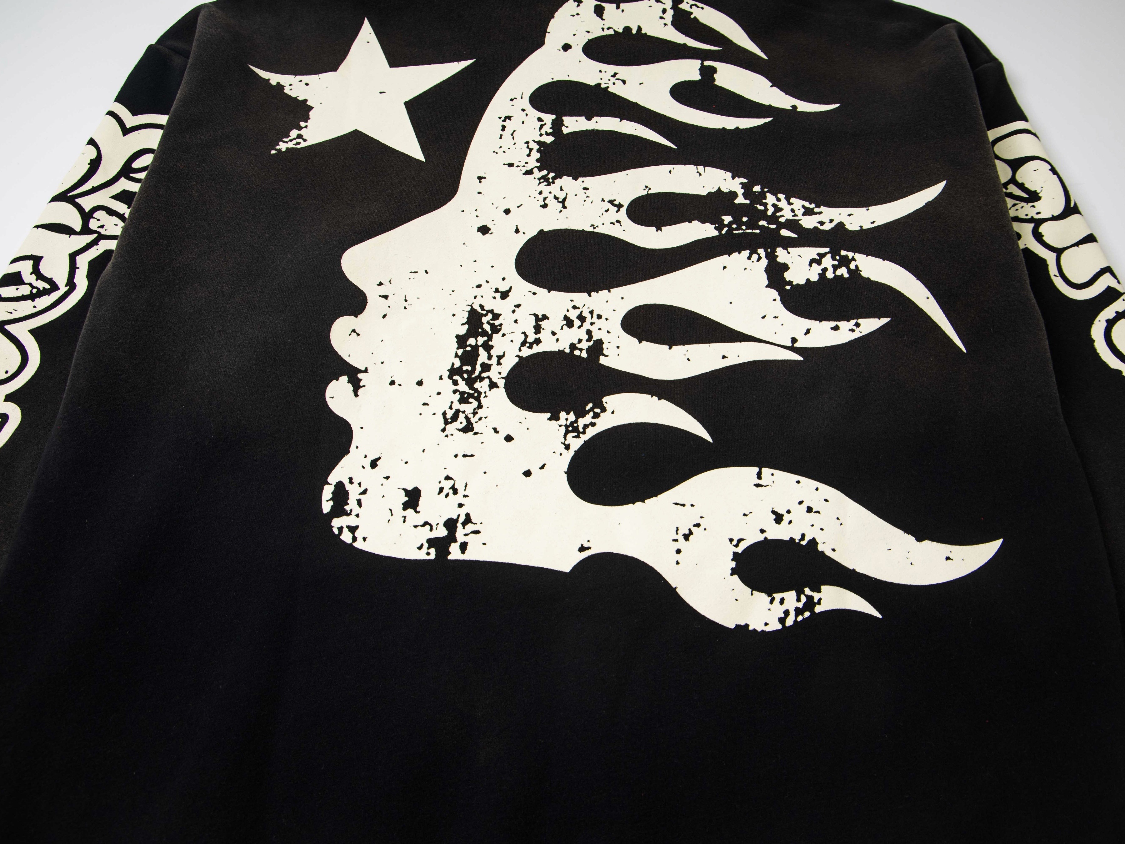 Flame Face Graphic Hoodie – Oversized Y2K Streetwear Pullover