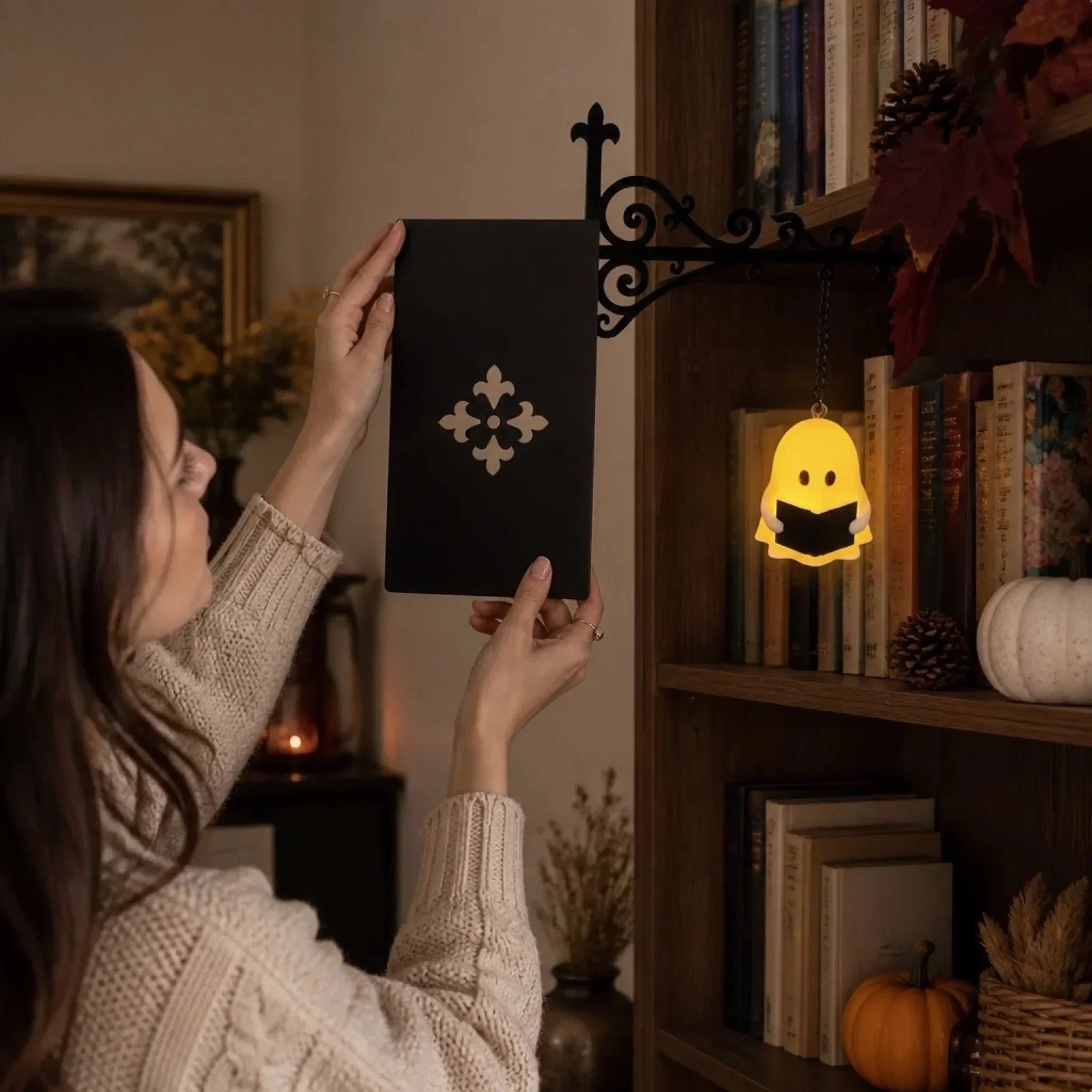 Bookshelf Lantern Light — Cozy Warm Glow Reading Lamp 50% OFF 🔥