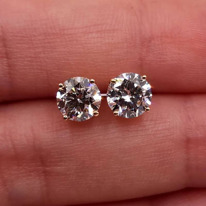 💎Classic 4-Prong Moissanite Stud Earrings – Timeless Sparkle for Everyday Wear