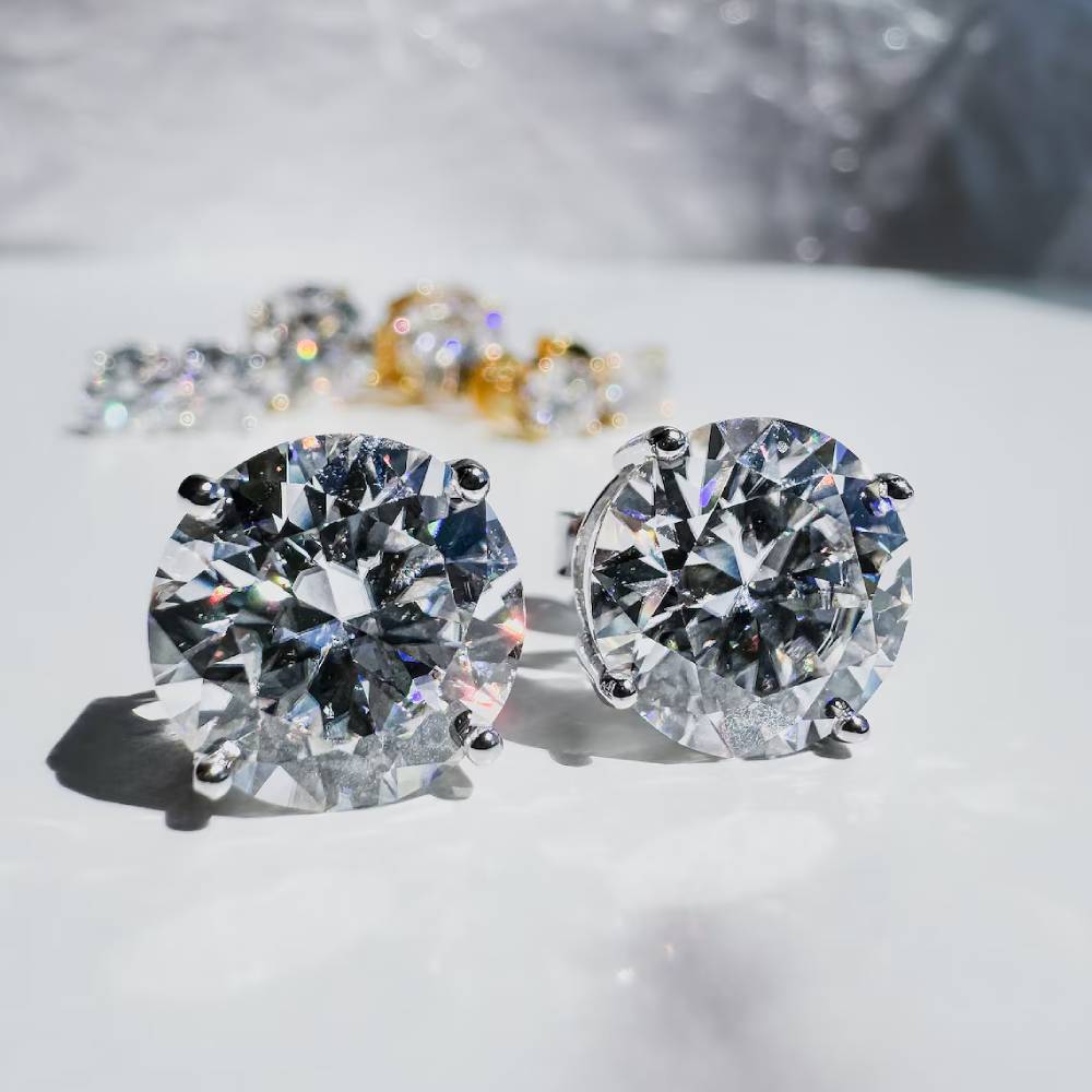 💎Classic 4-Prong Moissanite Stud Earrings – Timeless Sparkle for Everyday Wear
