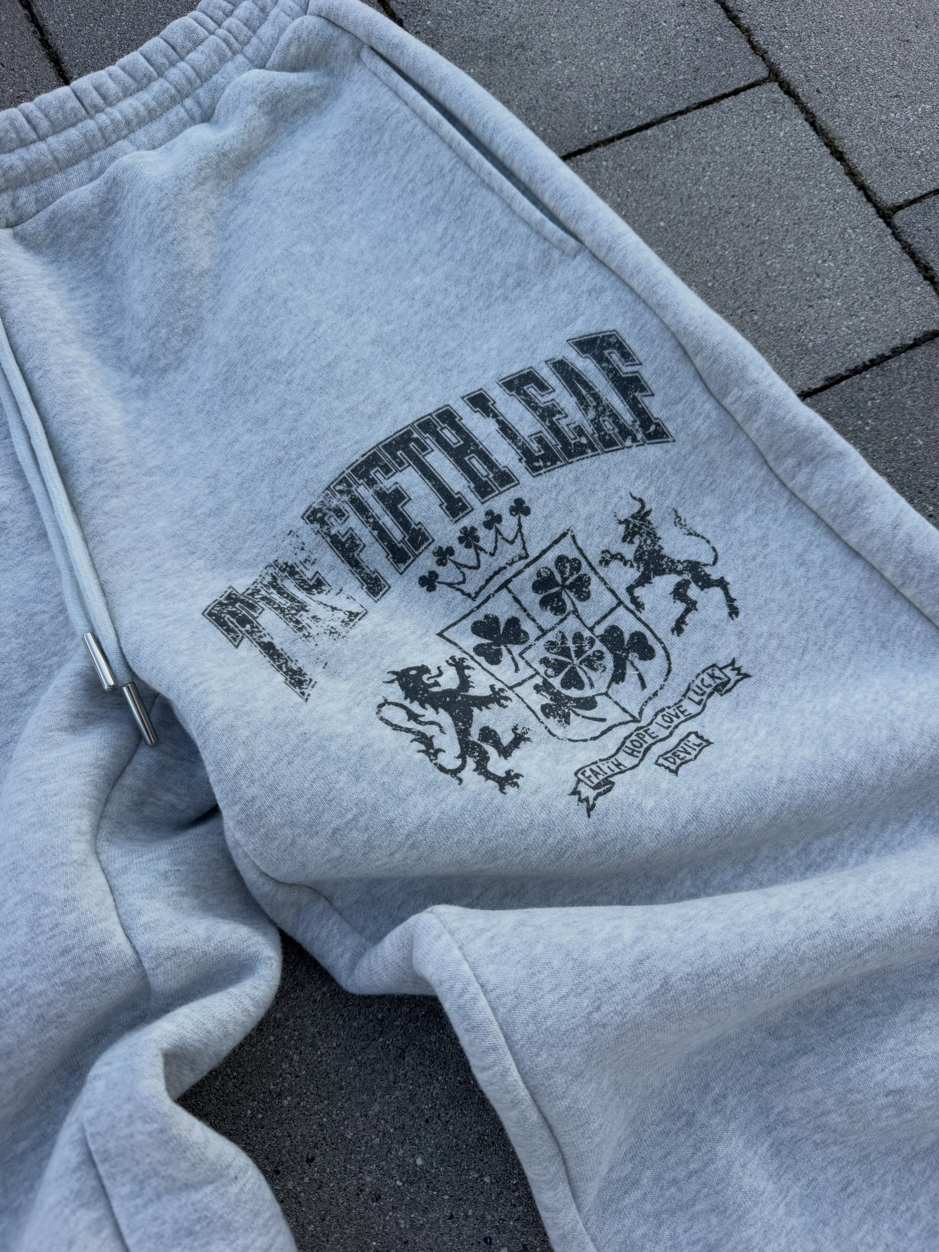 BLACK THORN SWEATPANTS