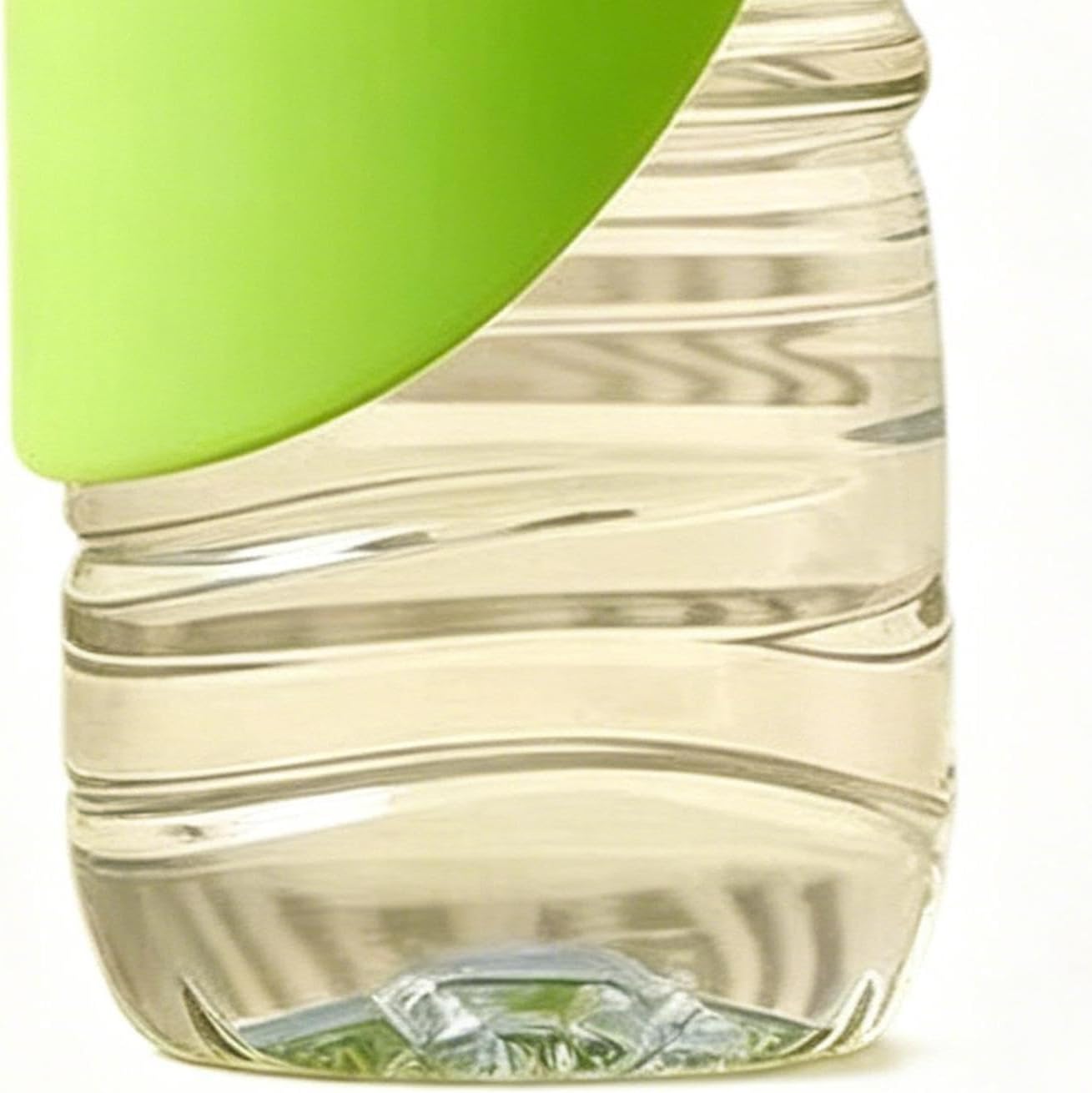 Dog water bottle, portable pet water dispenser, leak-proof design, suitable for outdoor walks, hikes, and travel
