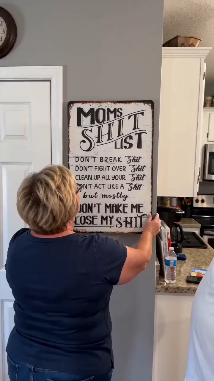 Funny Mom Life Kitchen Wall Decor, Moms List Sarcastic Home Tin Sign, Mom's Shit List Funny Decor