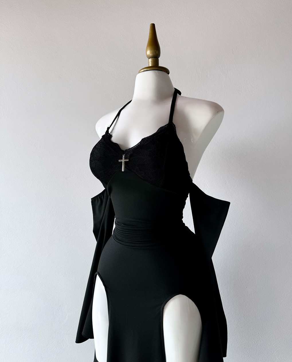 Black Gothic-Style Split-Front Strapless Dress (with Detachable Sleeves)
