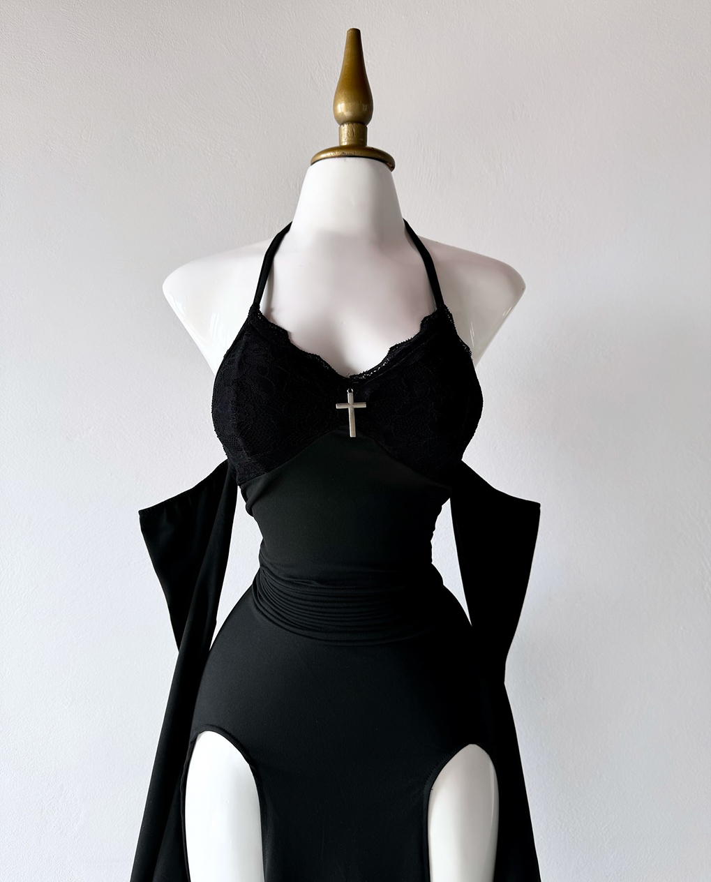 Black Gothic-Style Split-Front Strapless Dress (with Detachable Sleeves)
