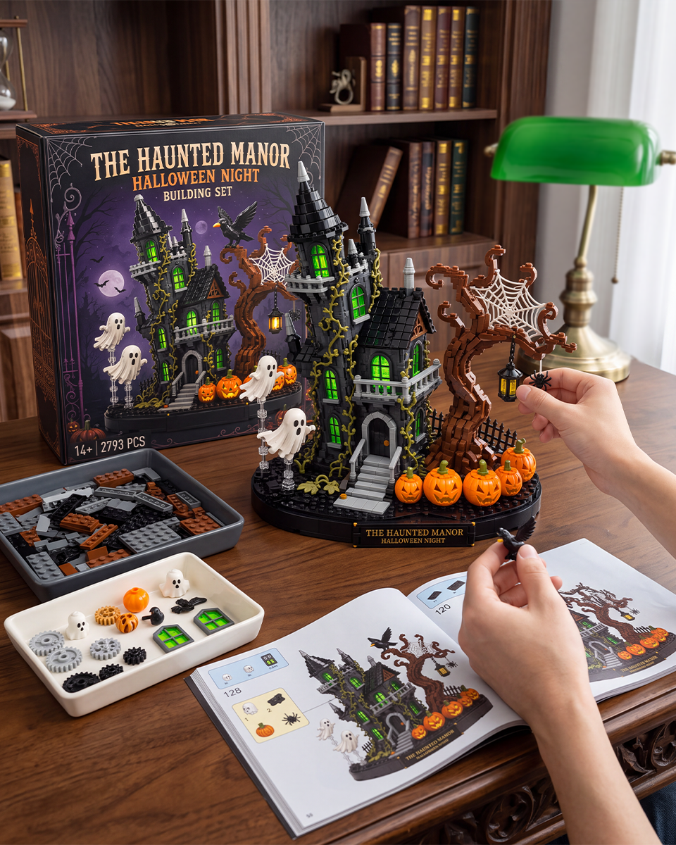 The Haunted Manor Halloween Night Building Set