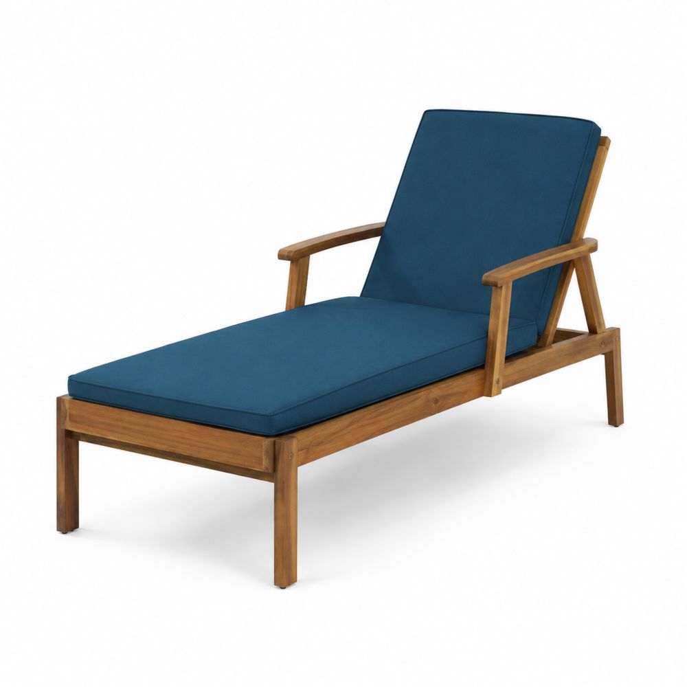 Lounge-Relaxstuhl aus Holz mit blauem Kissen-Hausraumdesign