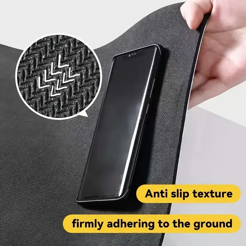 Close-up of the bath mat's textured non-slip rubber backing