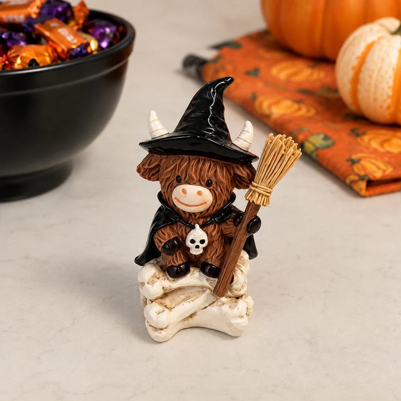 Halloween Highland Cow Witch Ornament 🐮🧙‍♀️ – Spooky‑Cute Resin Figurine for Cozy Fall Décor