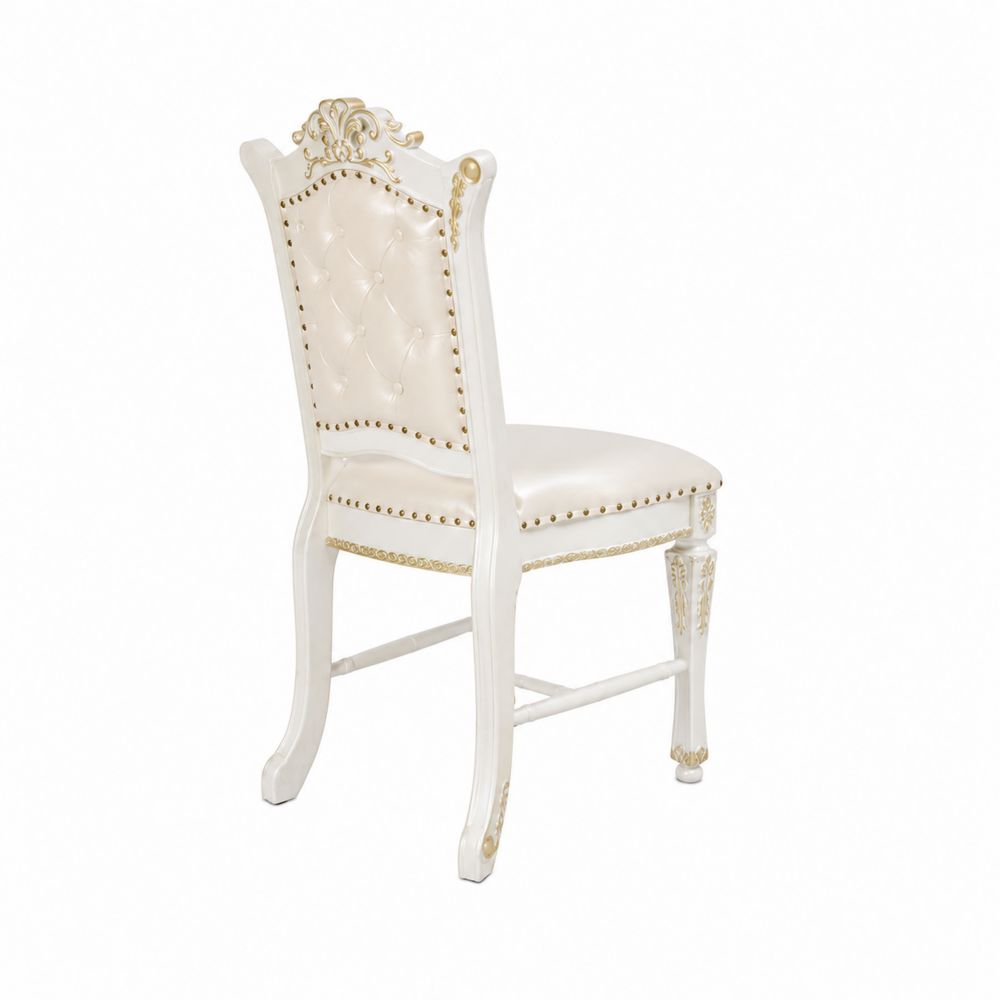 Sedia in legno con rivestimento in ecopelle bianco e oro