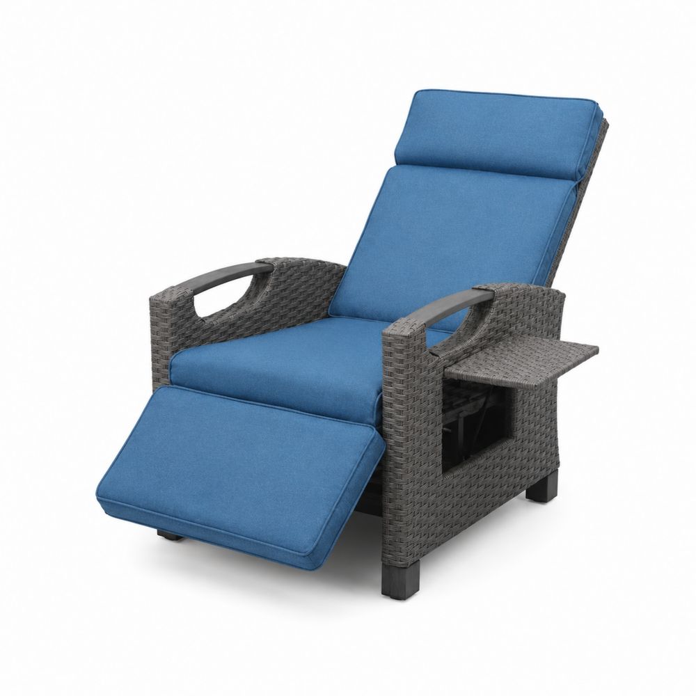 Poltrona reclinabile in rattan con cuscini blu