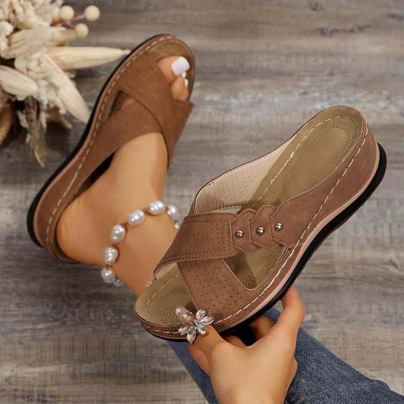 Hooooop - Cushioned Wedge Sandals