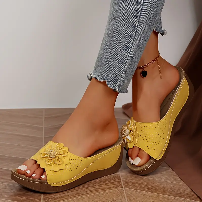 🔥 Last Day: 70% Off 🔥Women's Floral Decor Comfort Wedge  Sandals