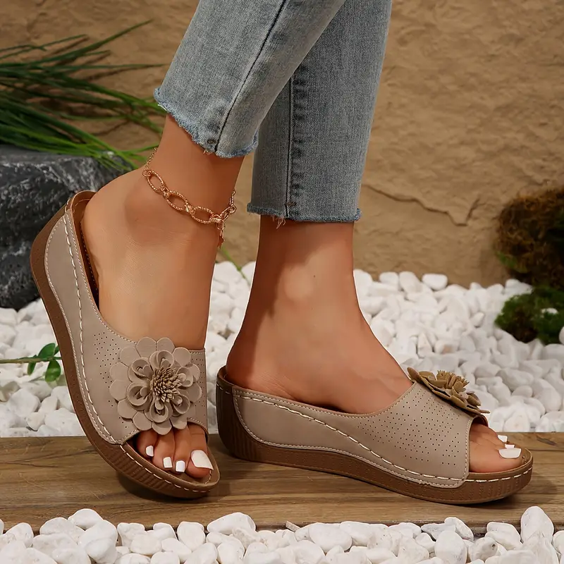 🔥 Last Day: 70% Off 🔥Women's Floral Decor Comfort Wedge  Sandals