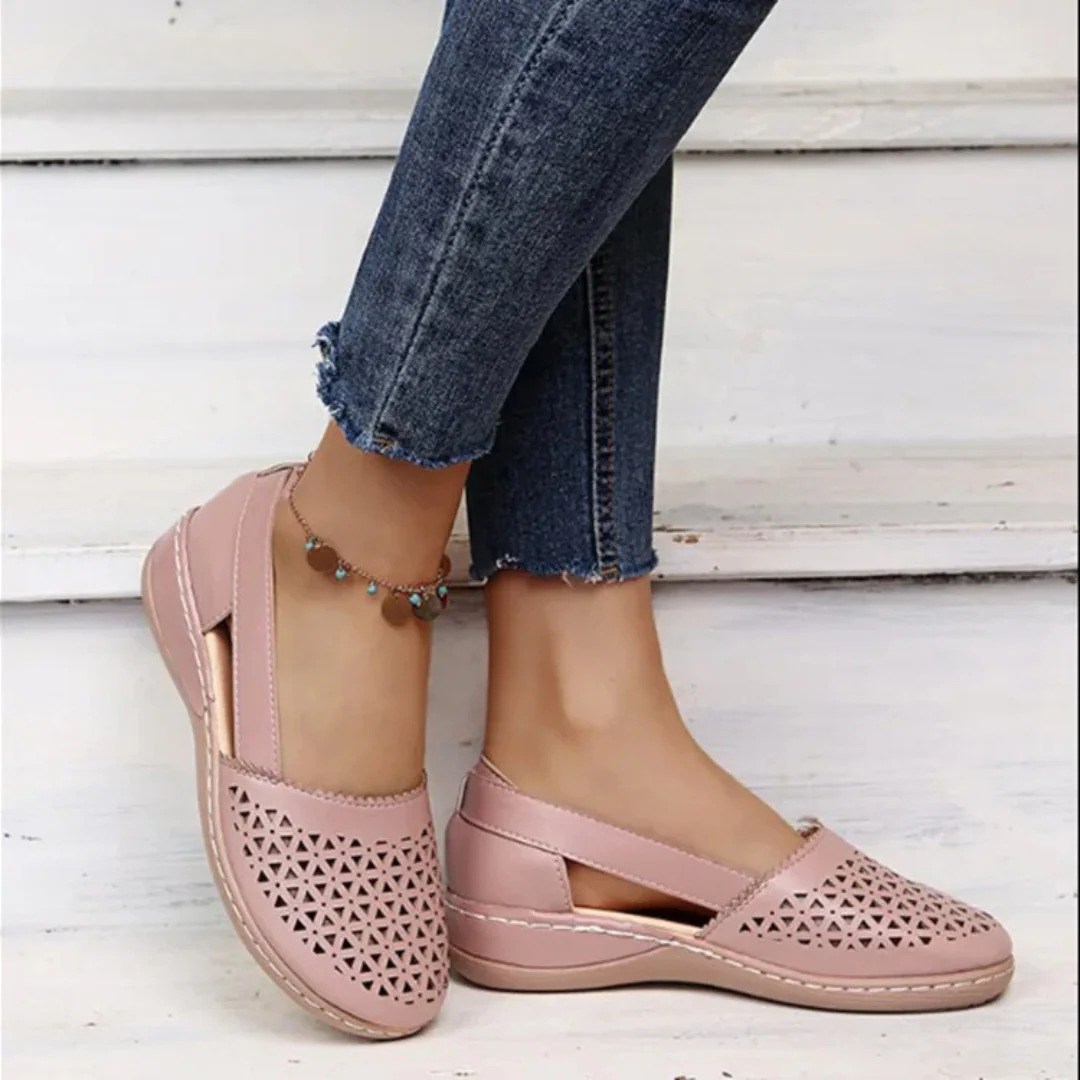 WOMEN'S SHOES