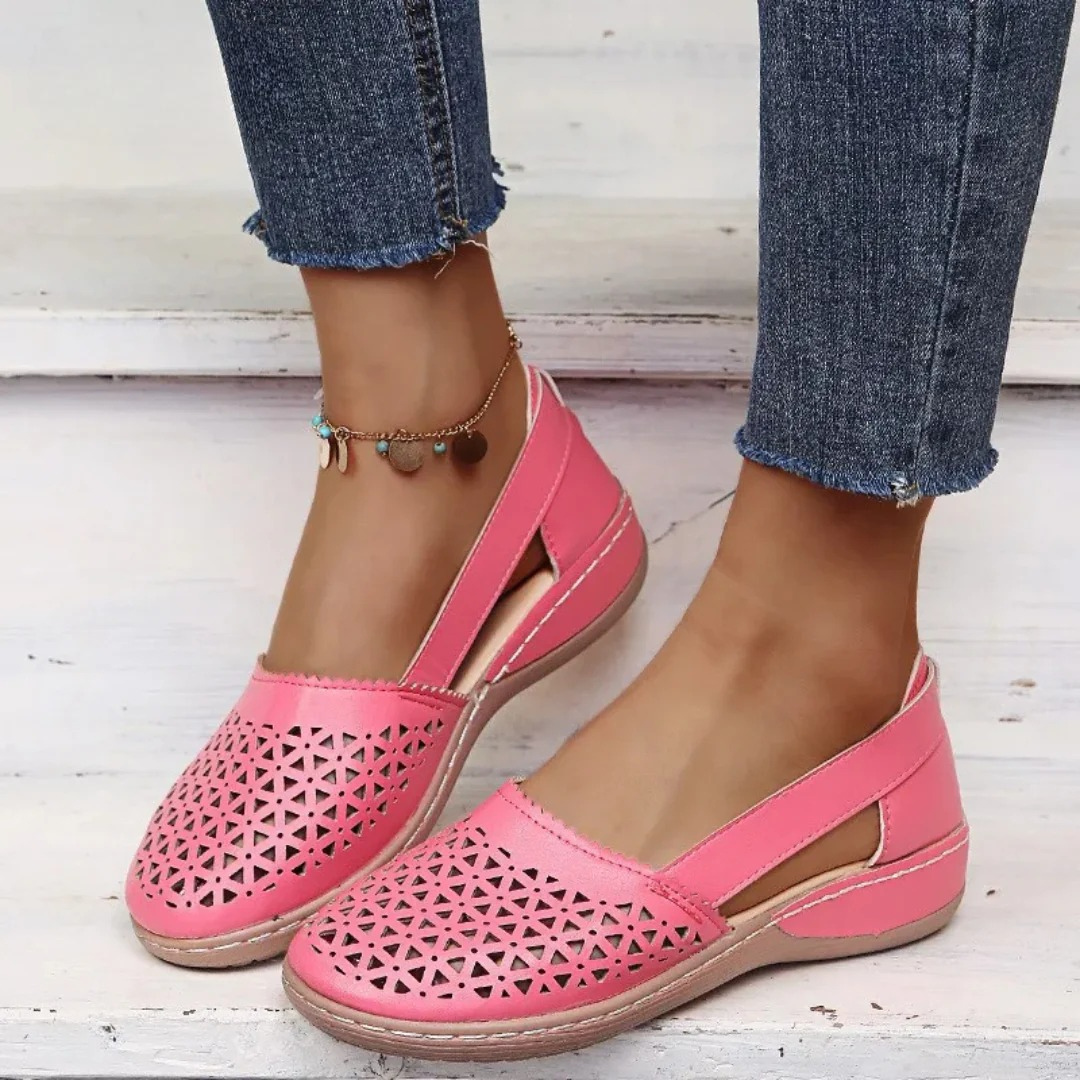 WOMEN'S SHOES
