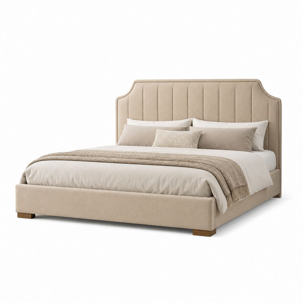 Letto matrimoniale in tessuto beige con struttura in legno