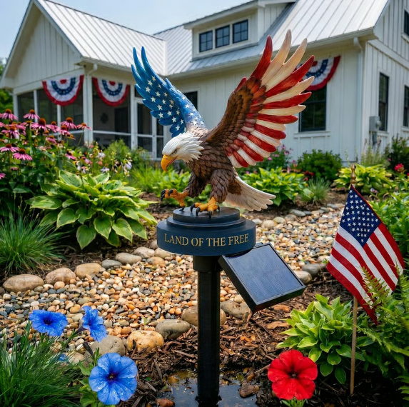 🔥LAST DAY 50% OFF – Solar Eagle Garden Light – A Glowing Tribute to American Freedom